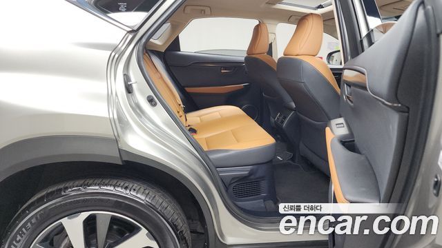 Лексус NX300h 2018 — миниатюра 12
