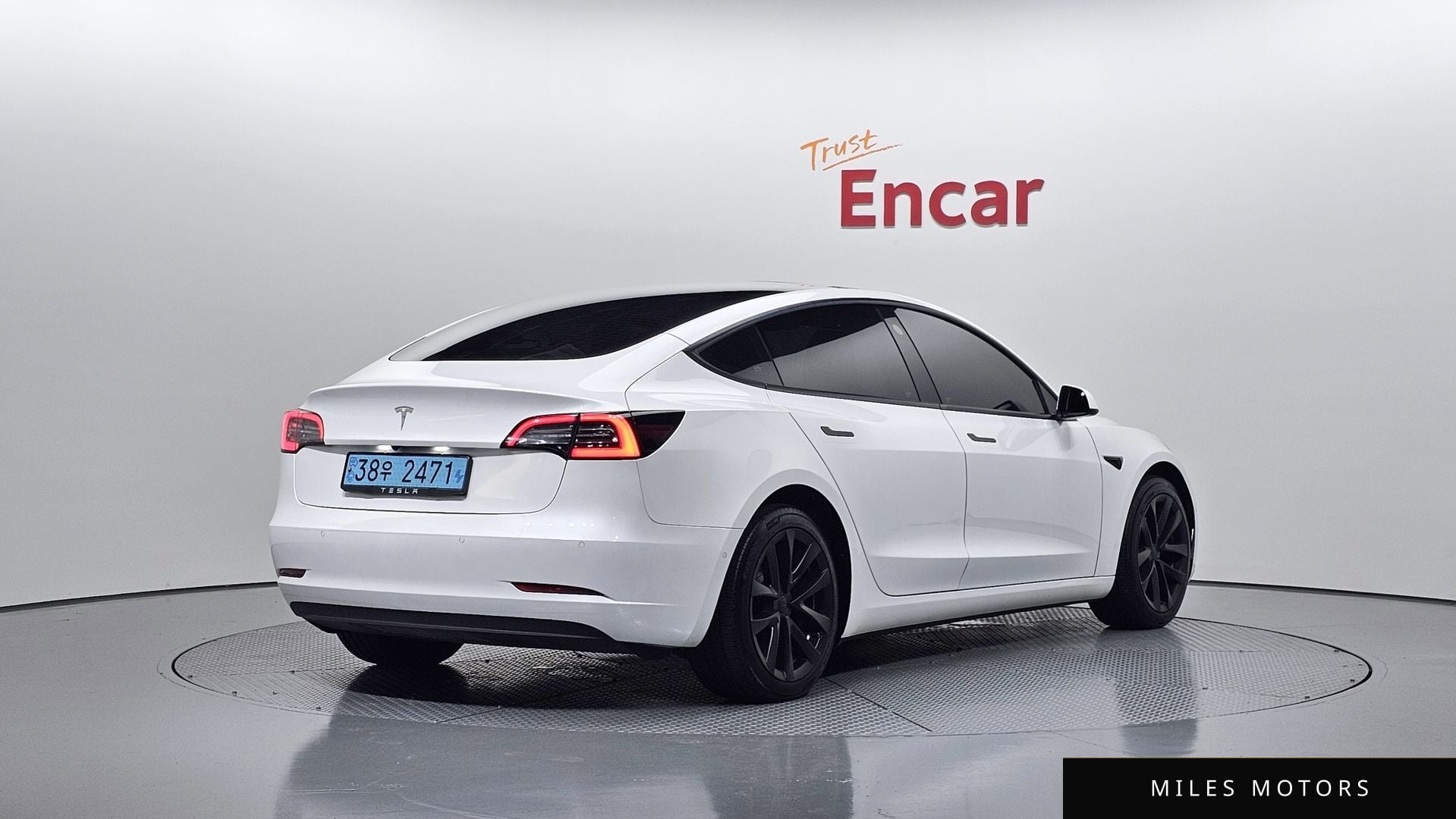 Tesla Model 3 2022 — миниатюра 2