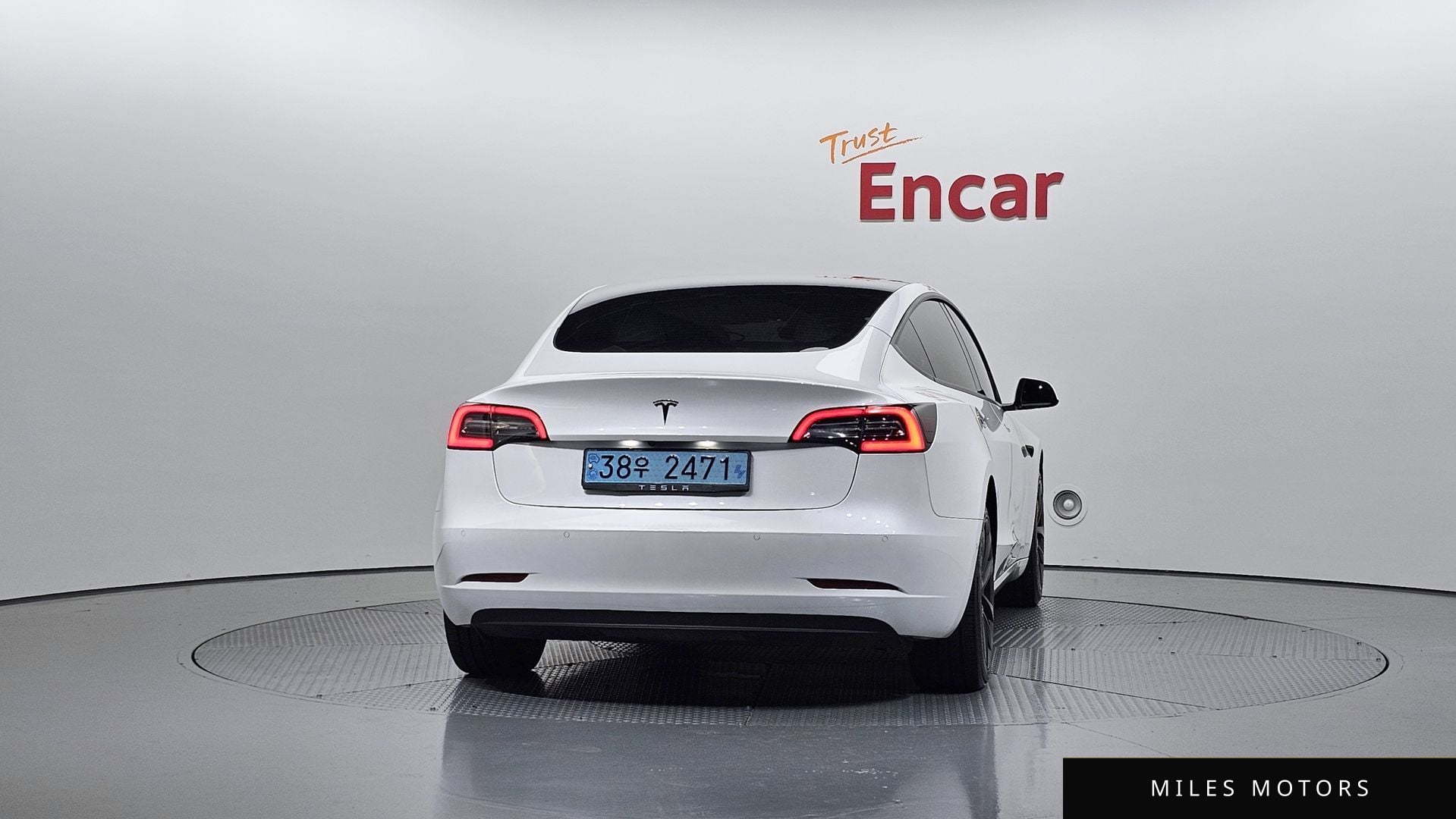 Tesla Model 3 2022 — миниатюра 4