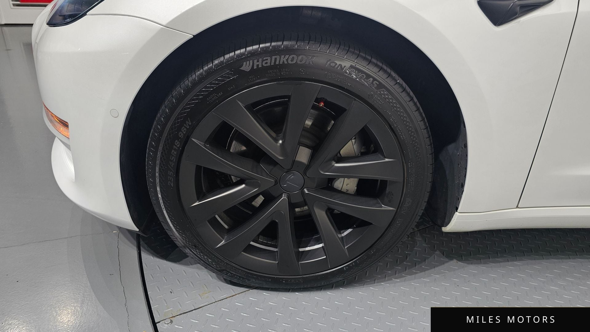 Tesla Model 3 2022 — миниатюра 5