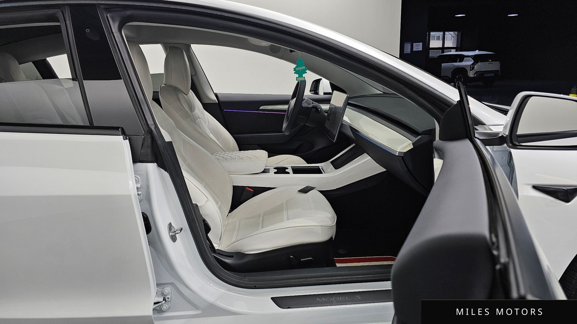 Tesla Model 3 2022 — миниатюра 10
