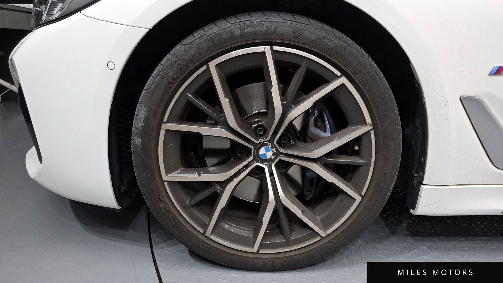 BMW 5 Series (G30) 2021 — миниатюра 5