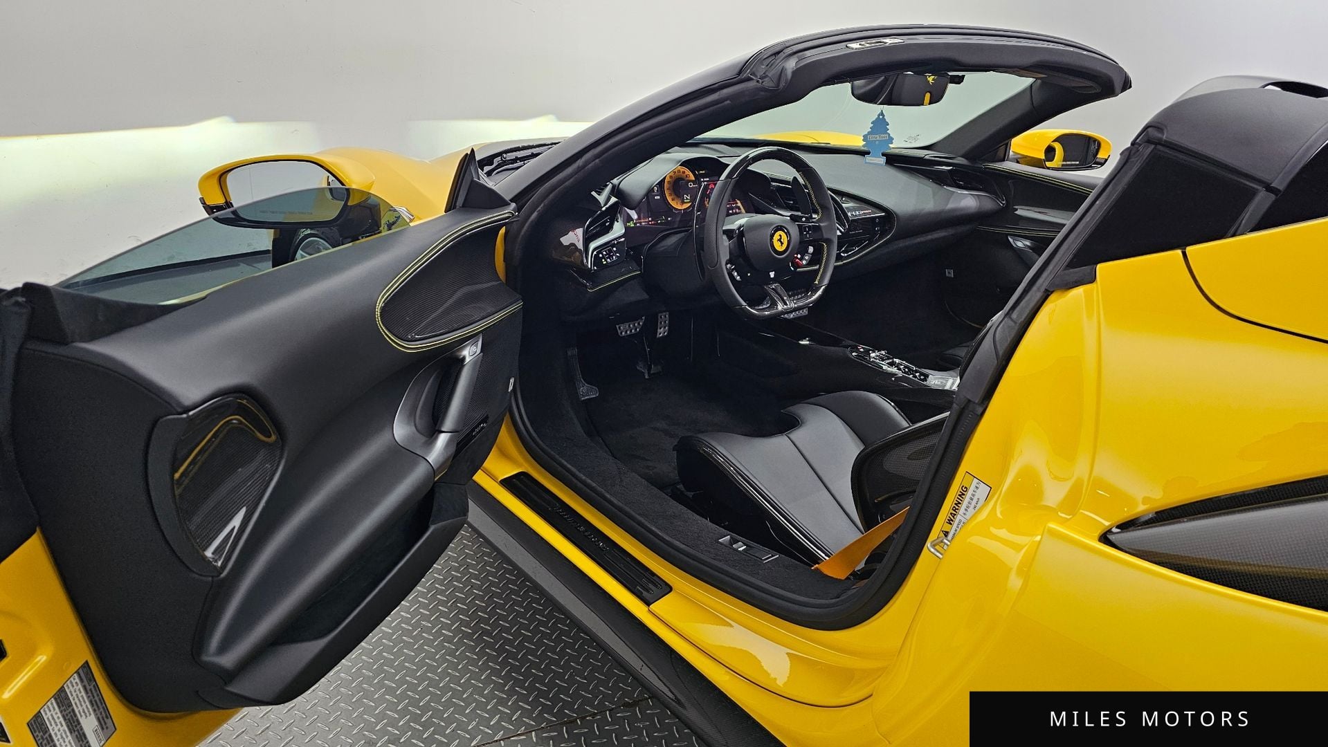 Ferrari SF90 스파이더 2023 — миниатюра 10