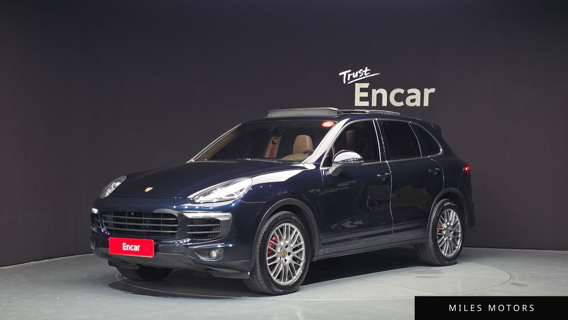 Porsche Cayenne 2015 — фото 1 из 12