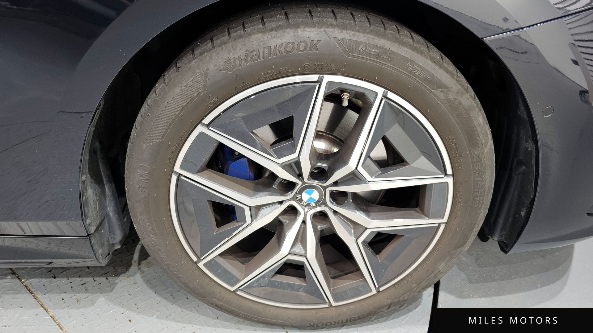 BMW 5 Series (G60) 2024 — миниатюра 5
