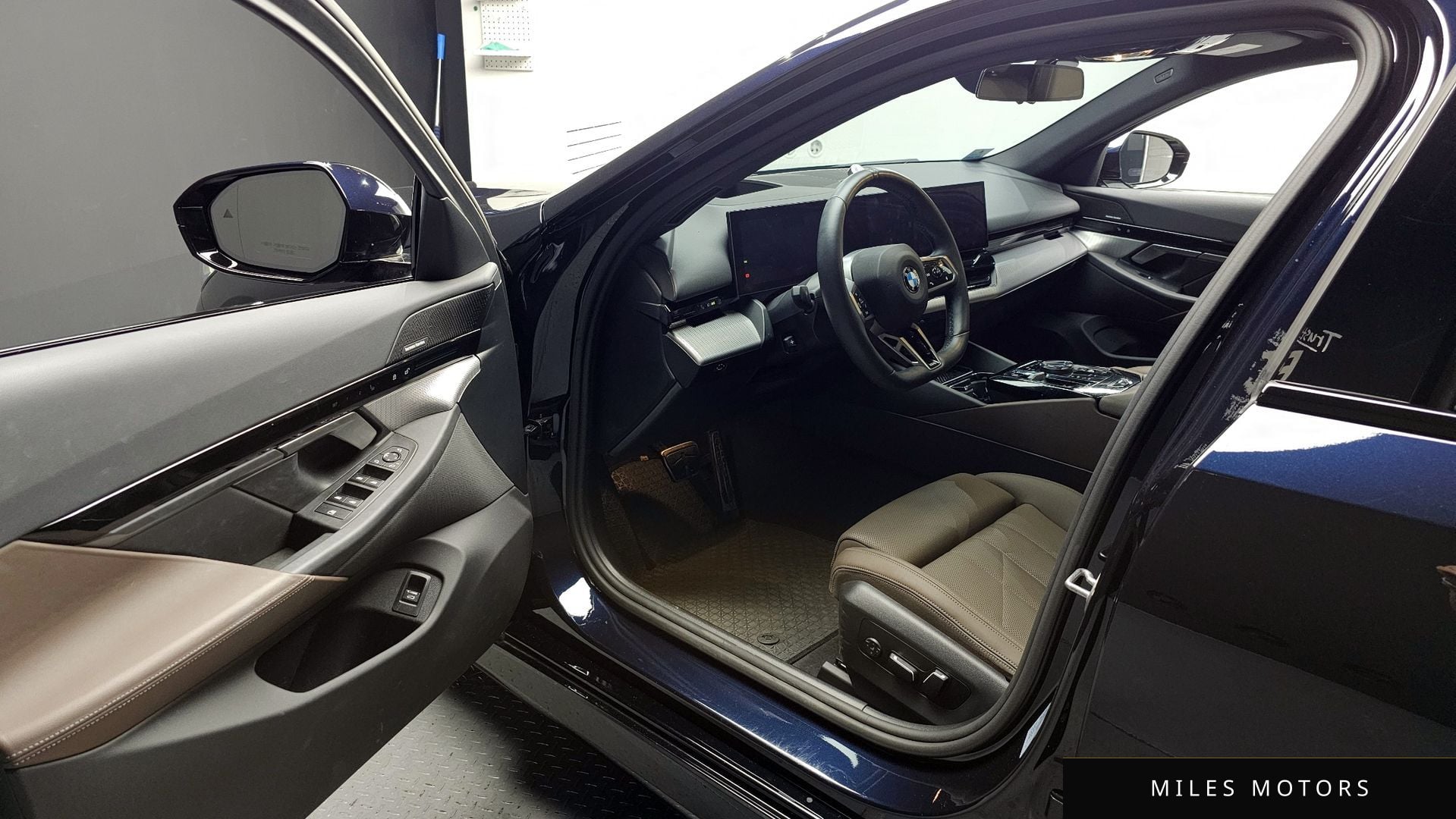 BMW 5 Series (G60) 2024 — миниатюра 10