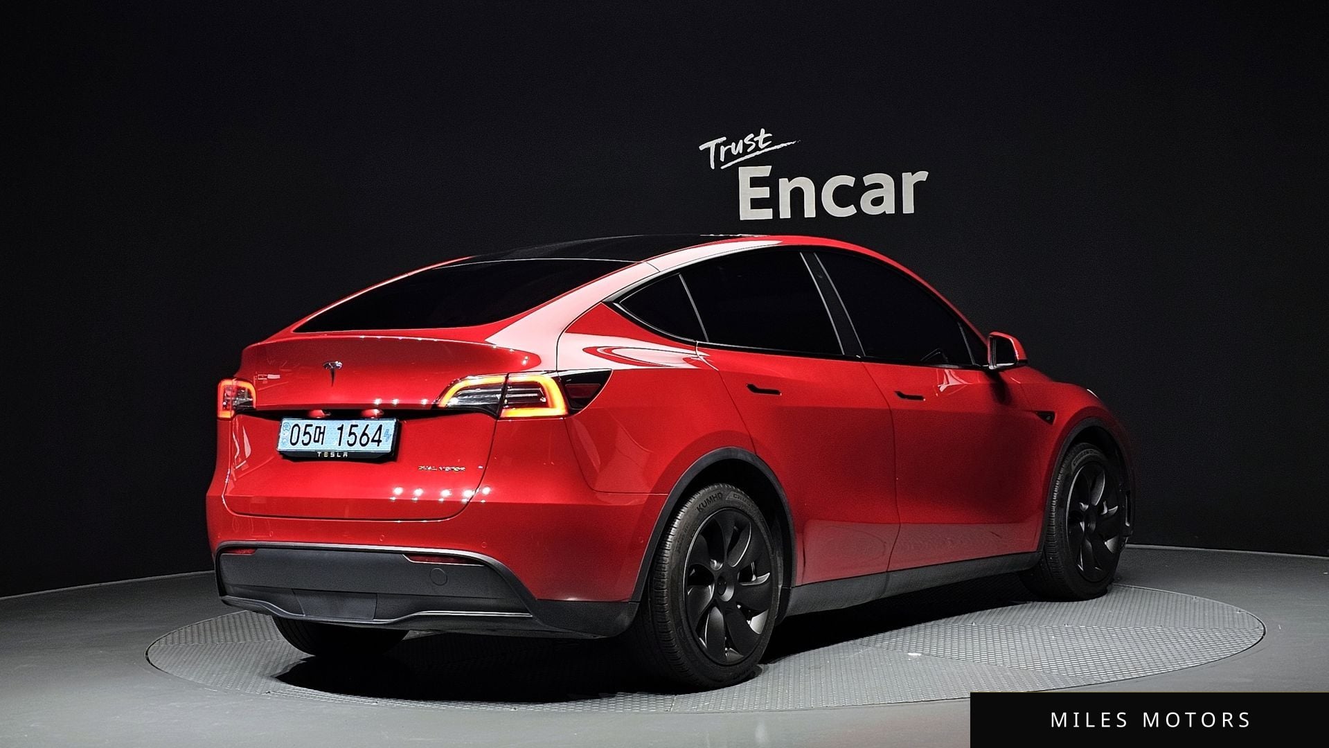 Tesla Model Y 2021 — миниатюра 2