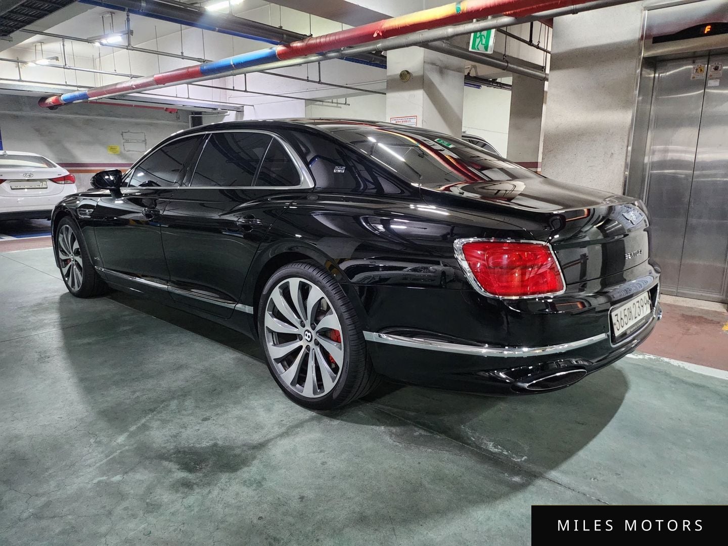 Bentley Flying Spur 2020 — миниатюра 3