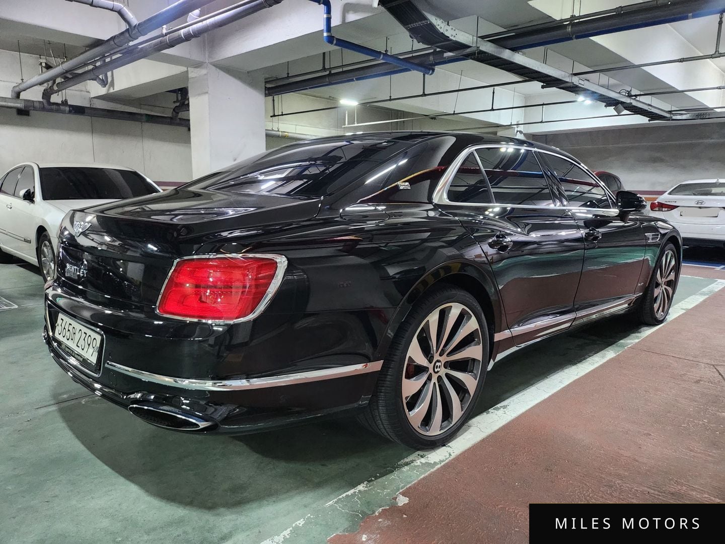 Bentley Flying Spur 2020 — миниатюра 5
