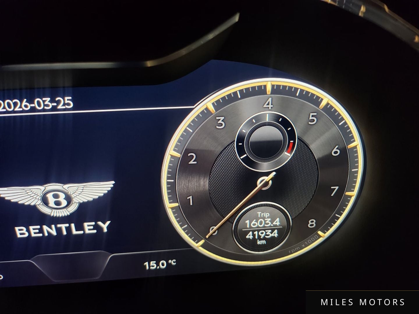 Bentley Flying Spur 2020 — миниатюра 9