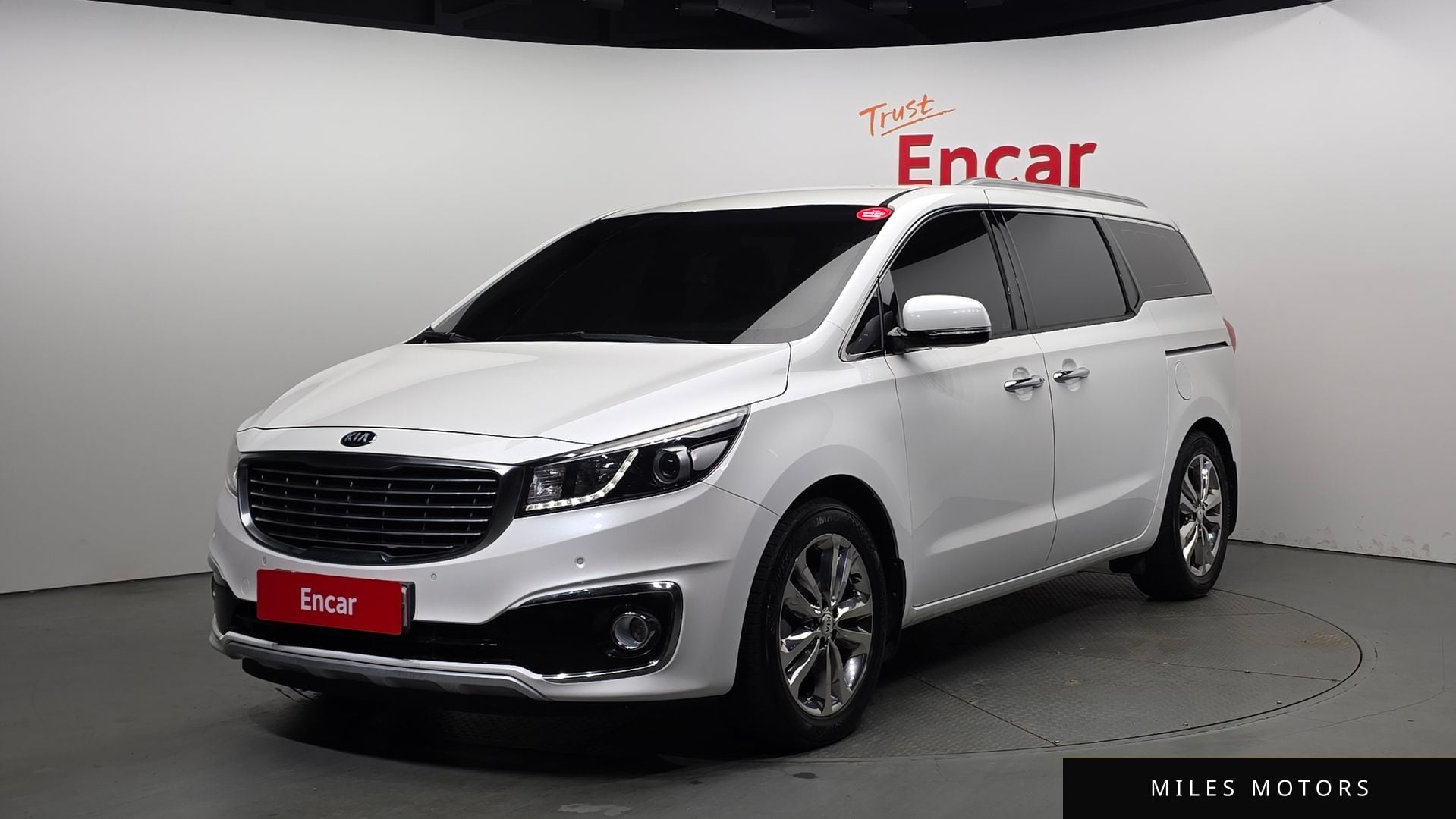 Kia Canival 2016 — фото 1 из 12