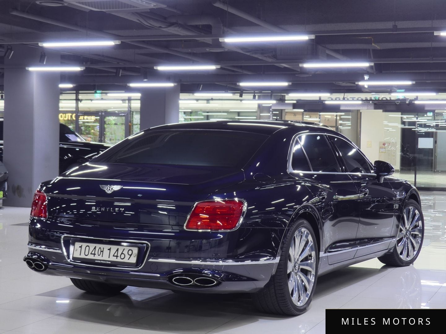 Bentley Flying Spur 2021 — миниатюра 3