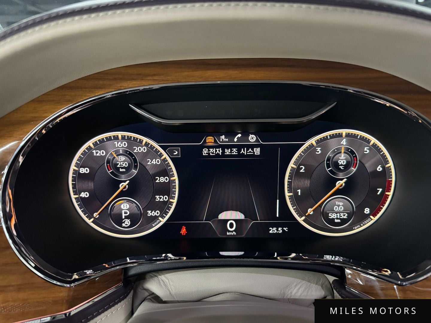 Bentley Flying Spur 2021 — миниатюра 4