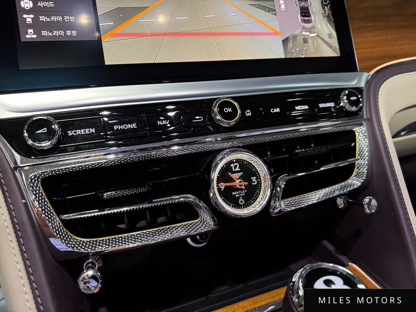 Bentley Flying Spur 2021 — миниатюра 11