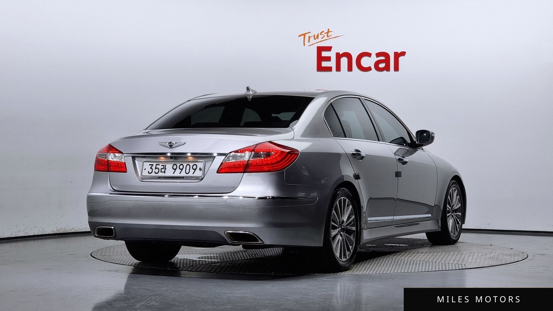 Hyundai Genesis 2013 — миниатюра 2