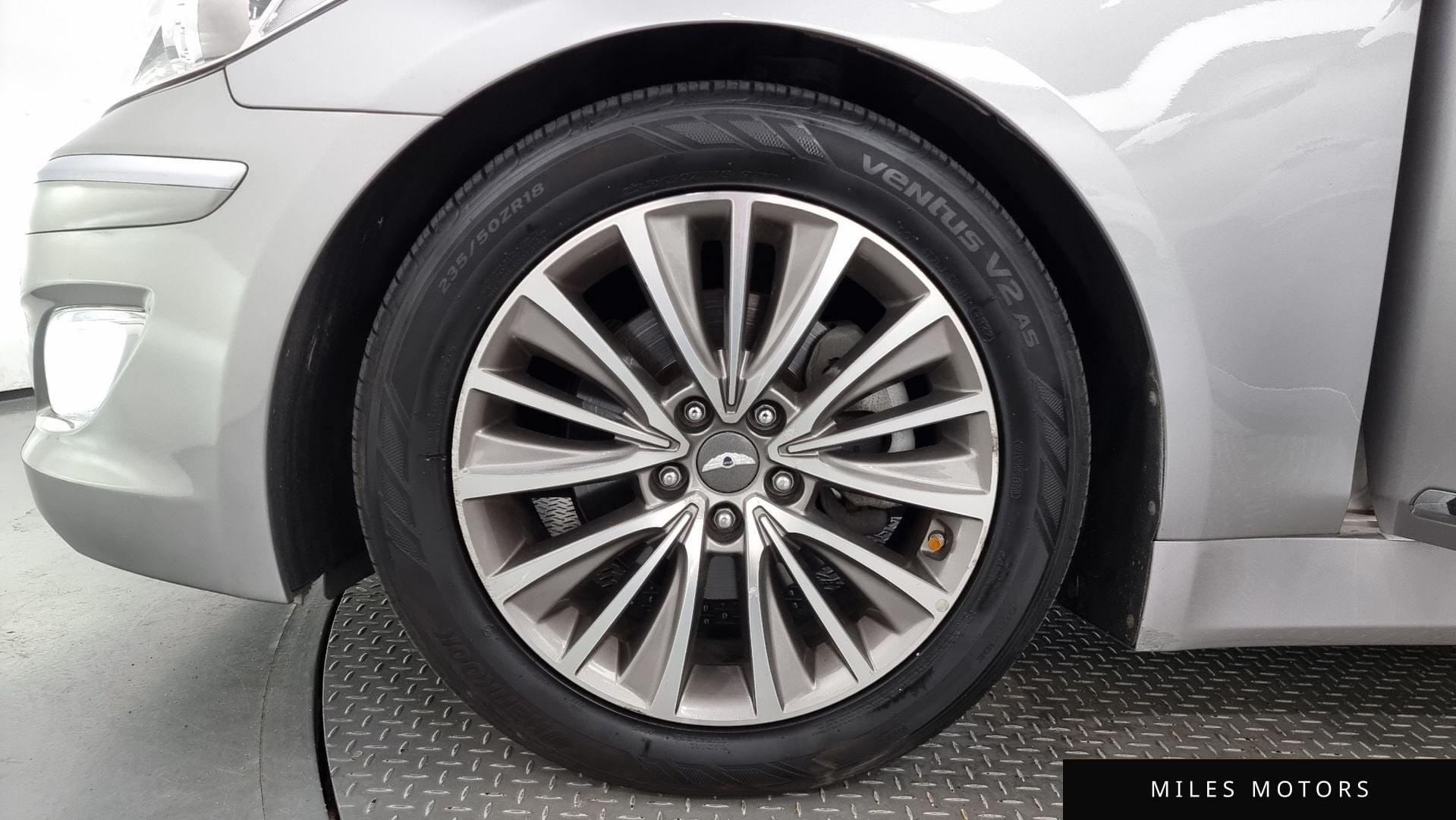 Hyundai Genesis 2013 — миниатюра 5