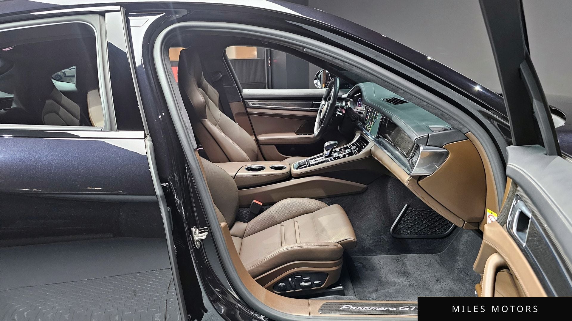 Porsche 파나메라 (971) 2023 — миниатюра 10