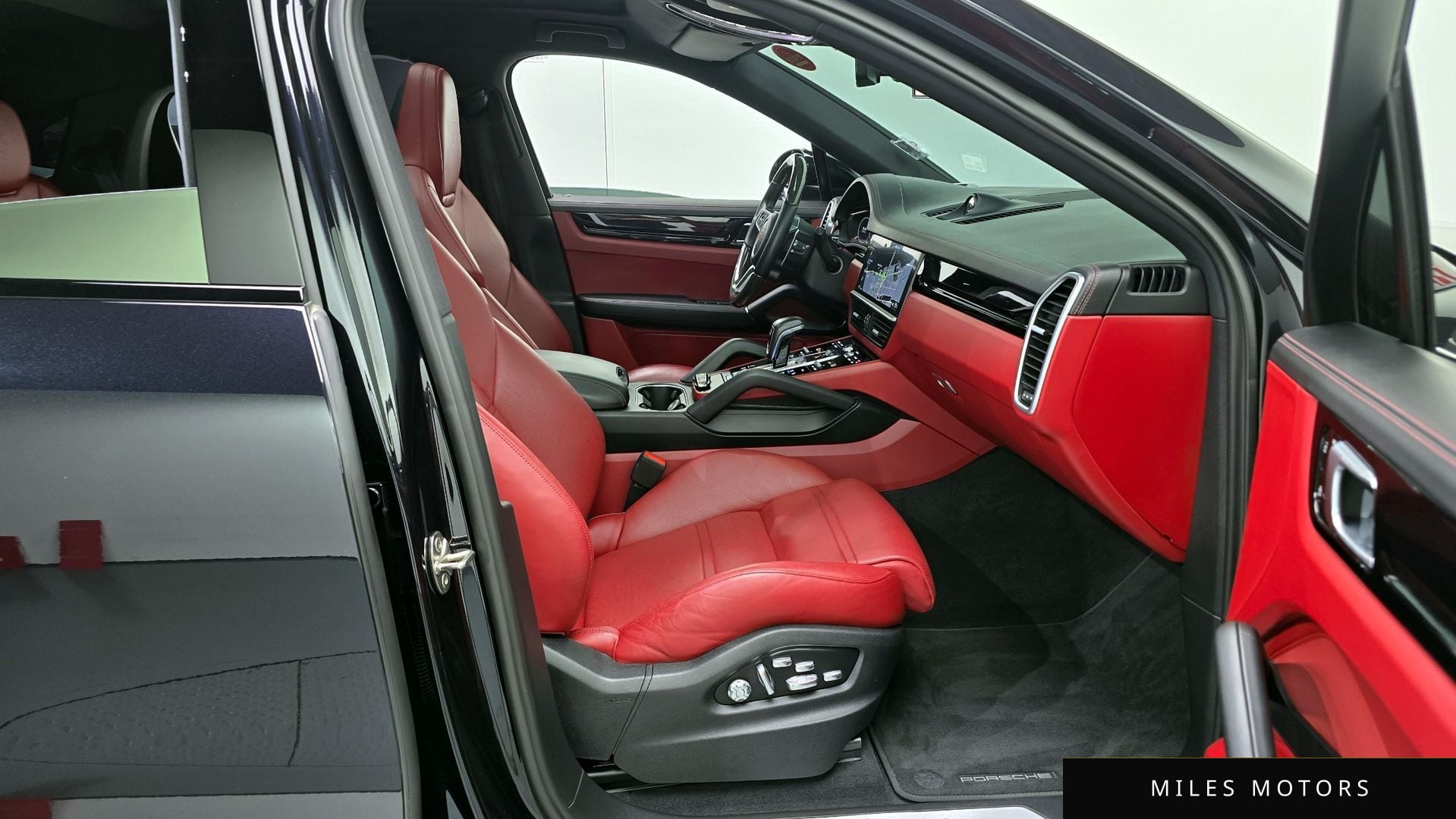 Porsche Cayenne 2020 — миниатюра 10