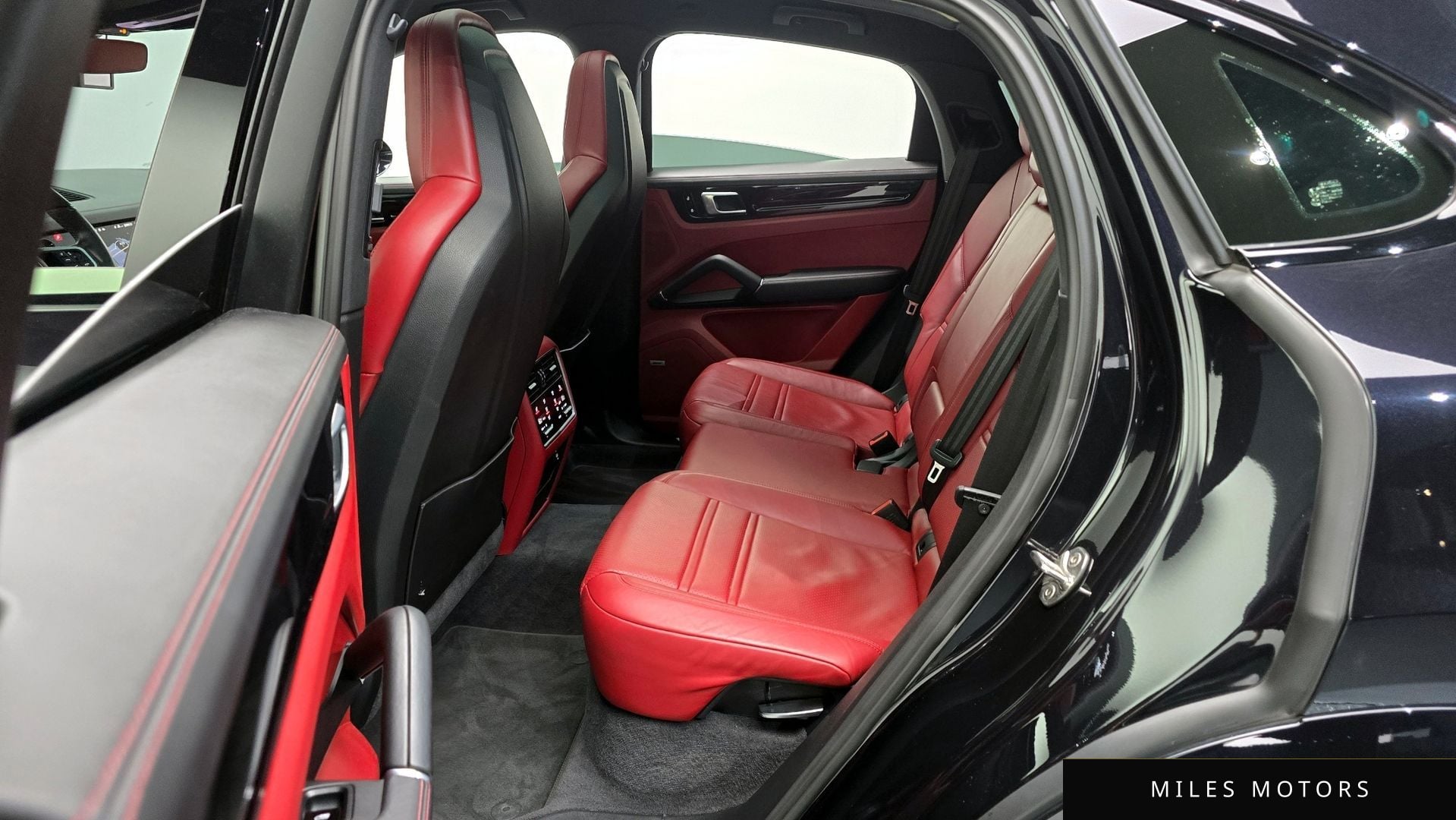 Porsche Cayenne 2020 — миниатюра 12