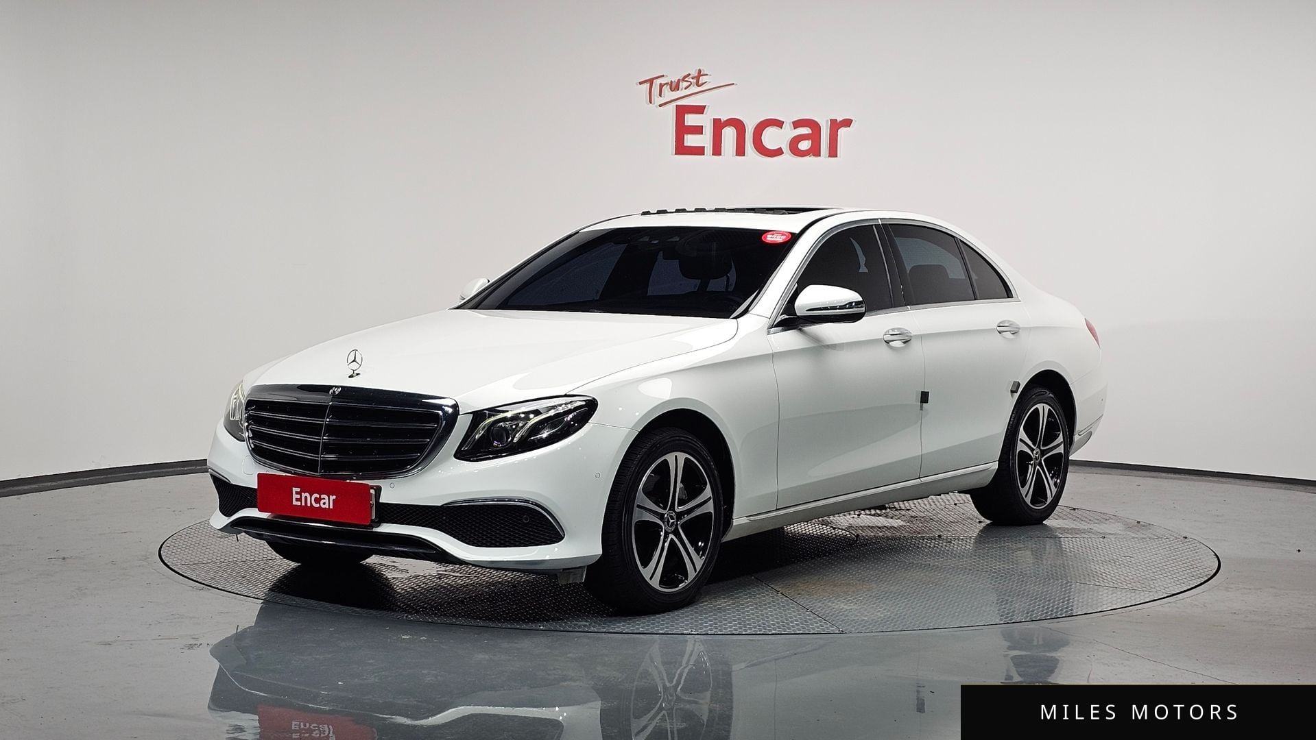 Mercedes-Benz E-Class W213 2017 — фото 1 из 12