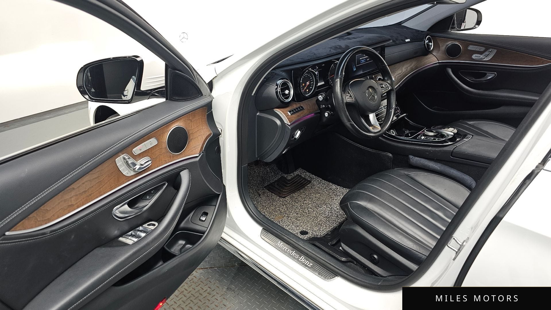 Mercedes-Benz E-Class W213 2017 — миниатюра 12