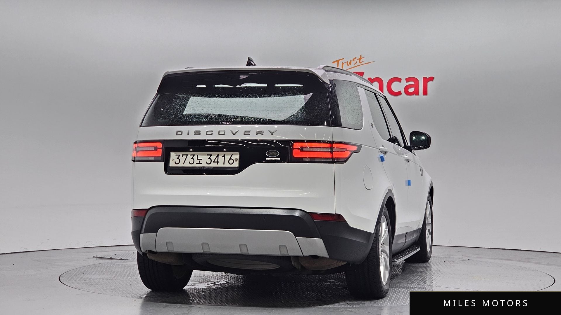 Land Rover Discovery 2017 — миниатюра 4