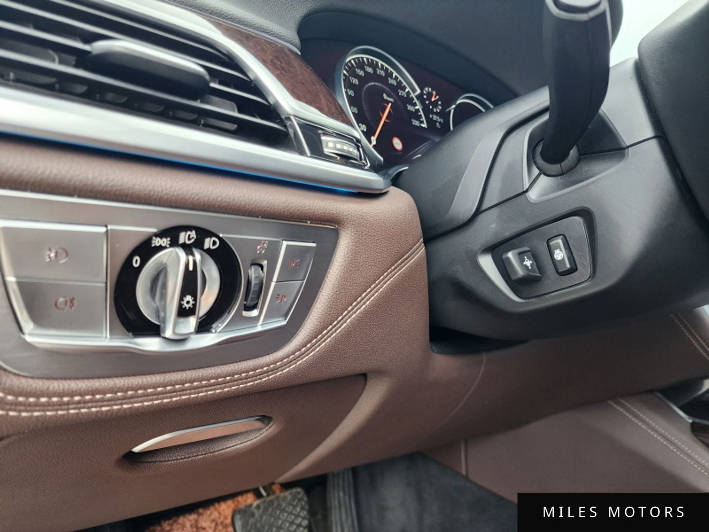 BMW 7 Series (G11) 2016 — миниатюра 8