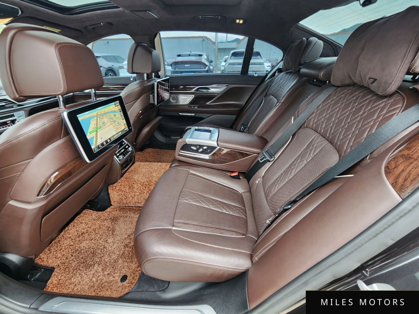 BMW 7 Series (G11) 2016 — миниатюра 10