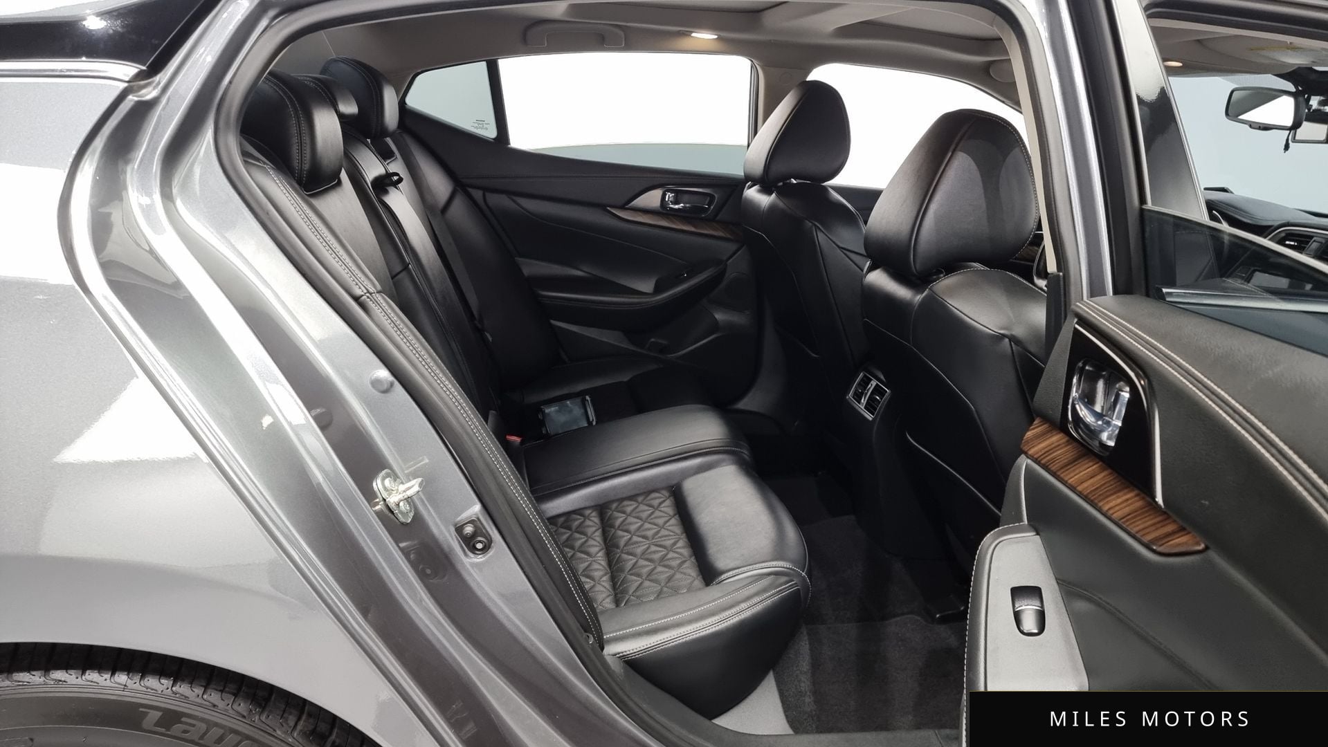 Nissan Maxima 2017 — миниатюра 12