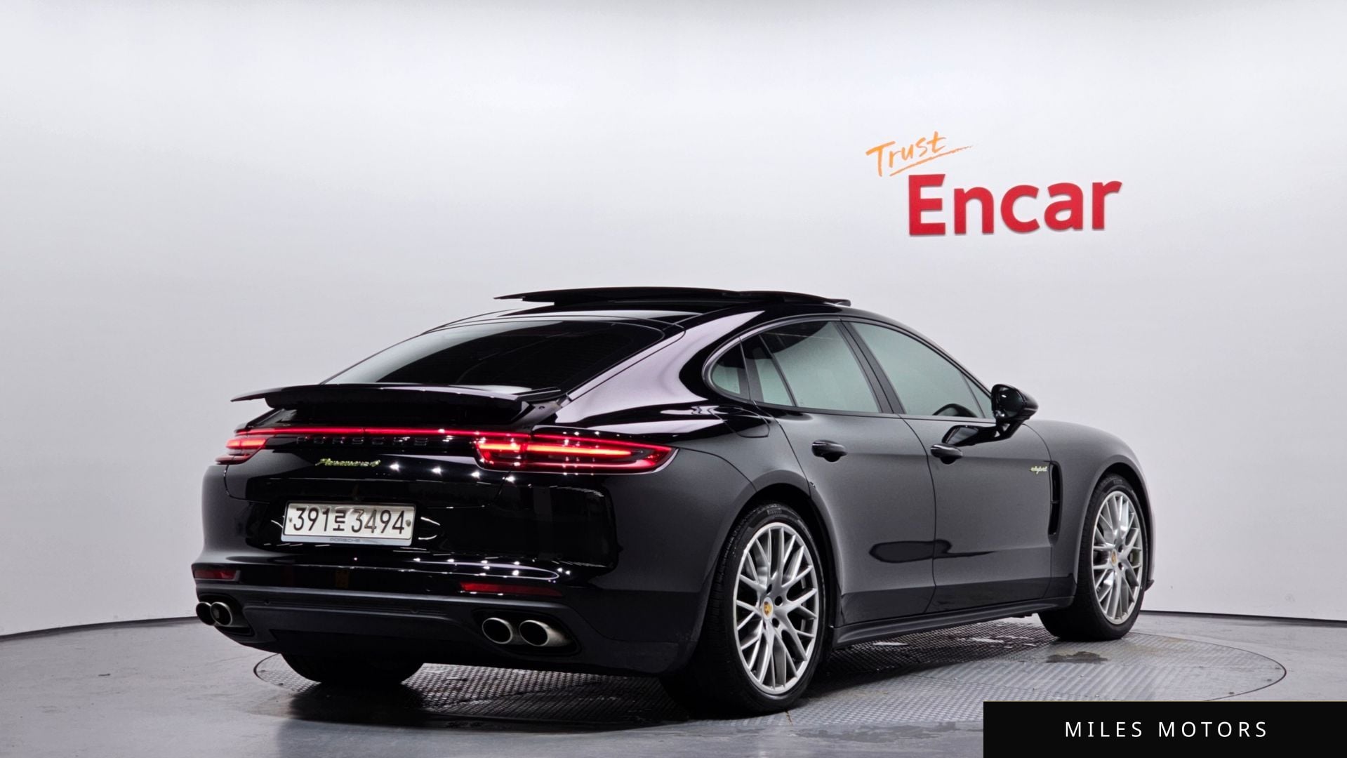 Porsche Panamera 2018 — миниатюра 2