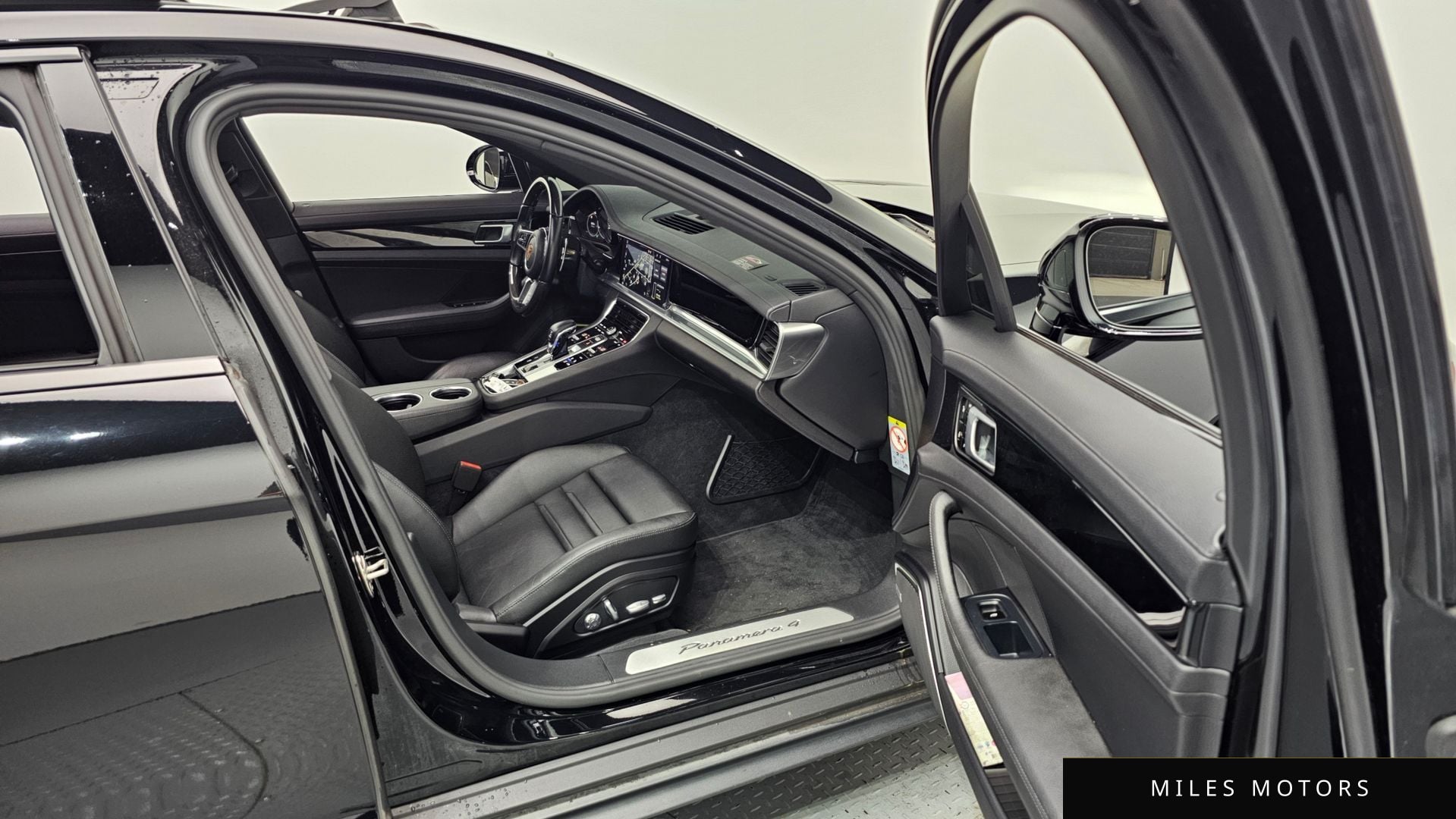 Porsche Panamera 2018 — миниатюра 12