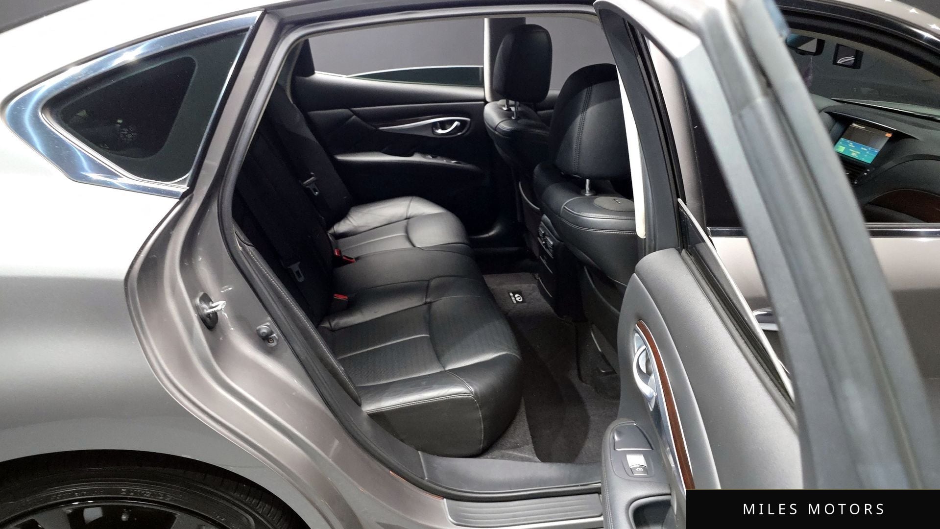 Infiniti M56 2011 — миниатюра 12