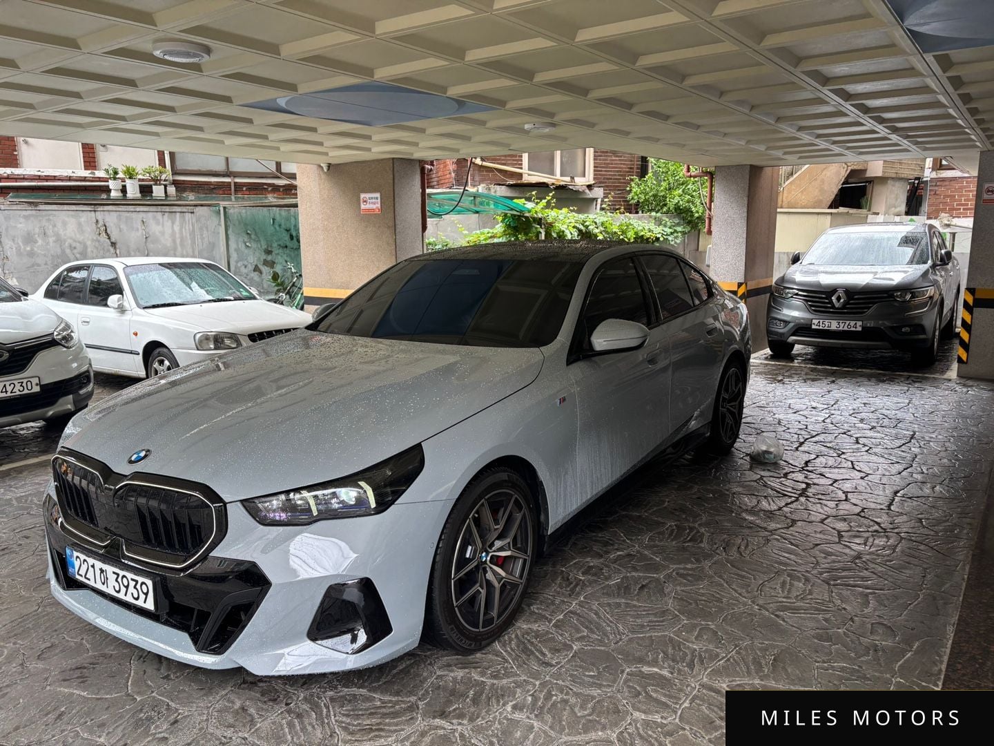 BMW 5 Series (G60) 2024 — миниатюра 2
