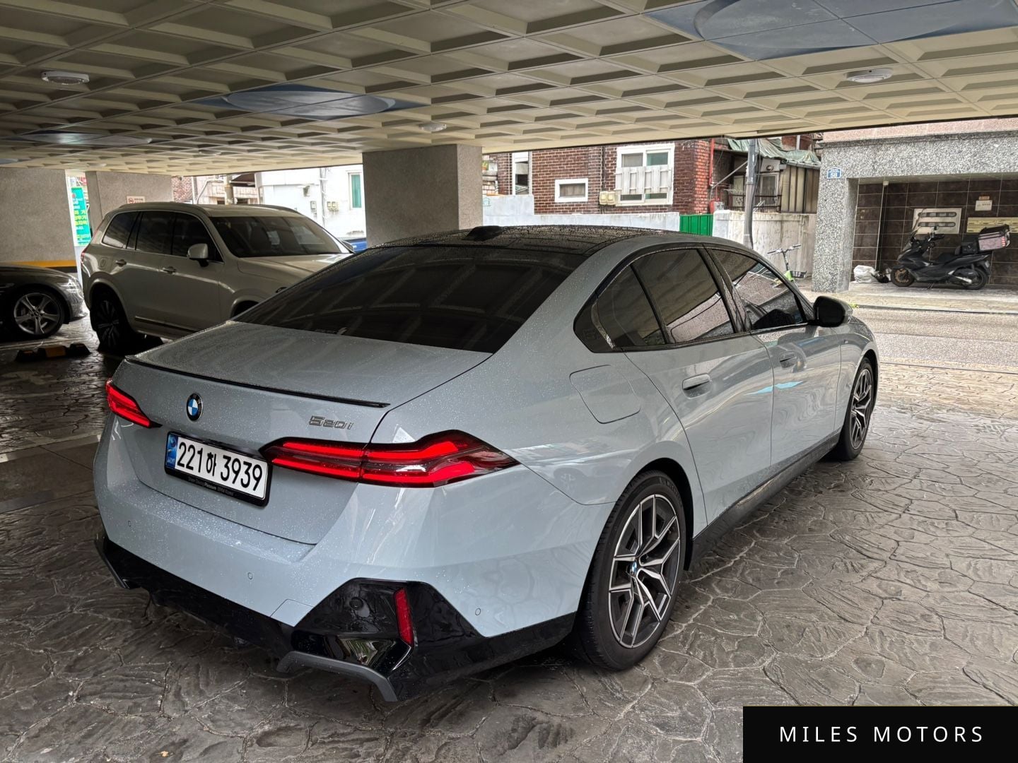 BMW 5 Series (G60) 2024 — миниатюра 7