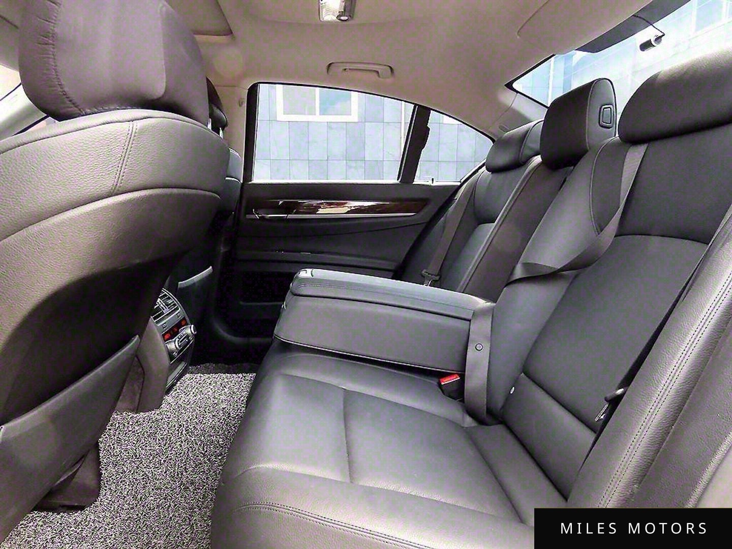 BMW 7시리즈 (F01) 2009 — миниатюра 6