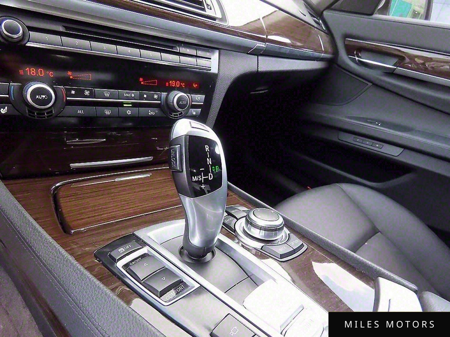 BMW 7시리즈 (F01) 2009 — миниатюра 11