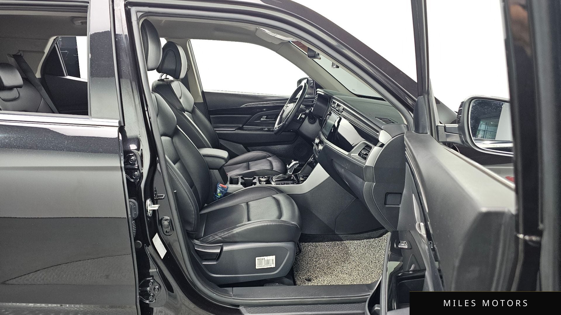 KG Mobility Beautiful Korando 2022 — миниатюра 12