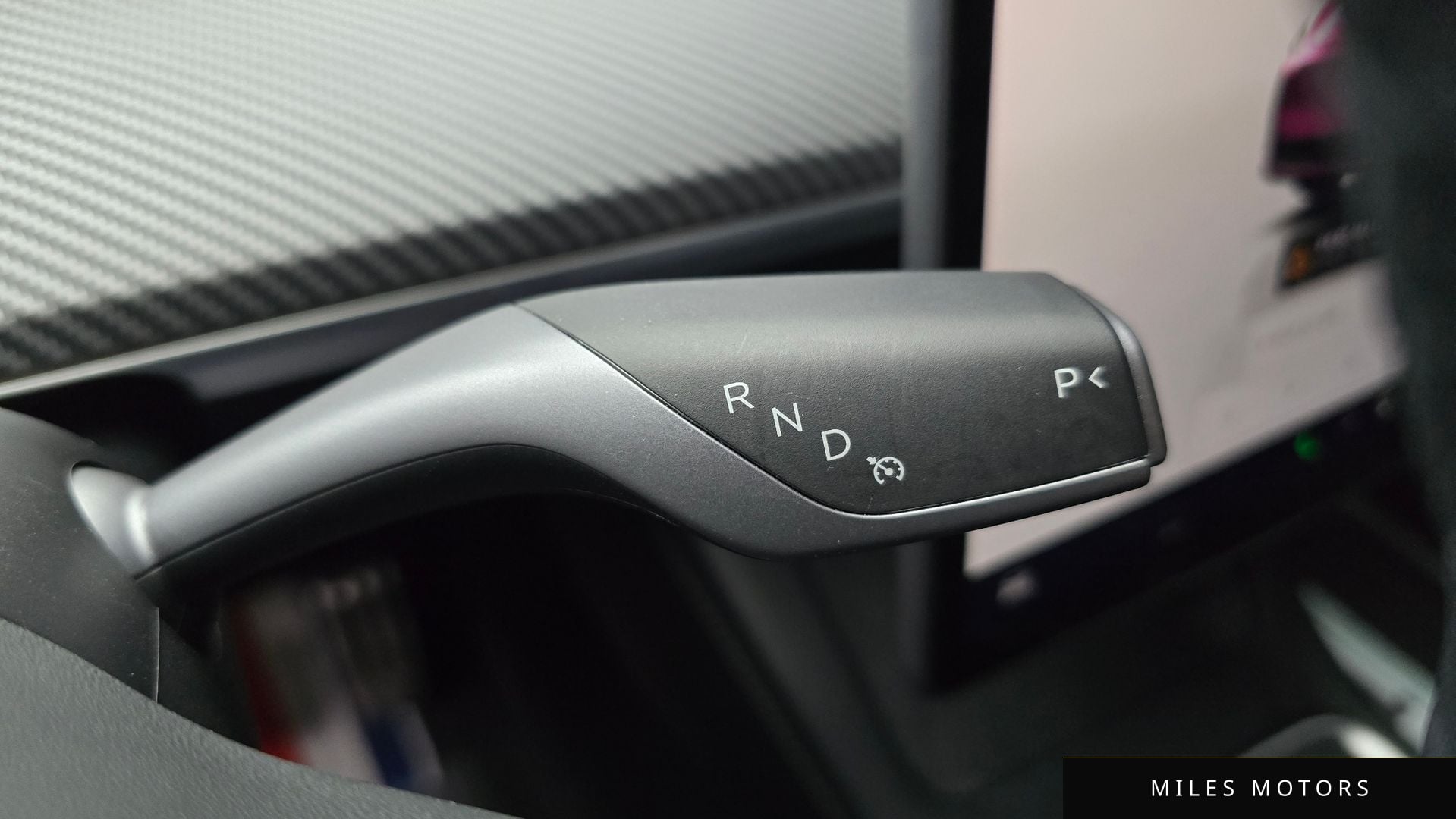 Tesla Model Y 2022 — миниатюра 9