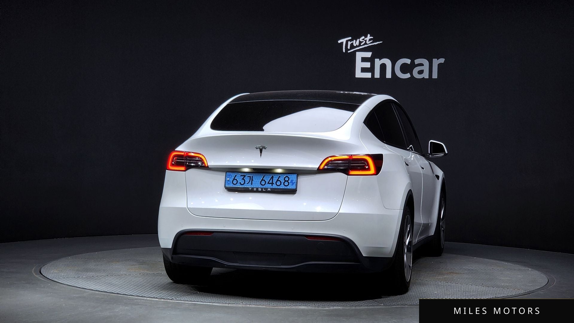 Tesla Model Y 2021 — миниатюра 4