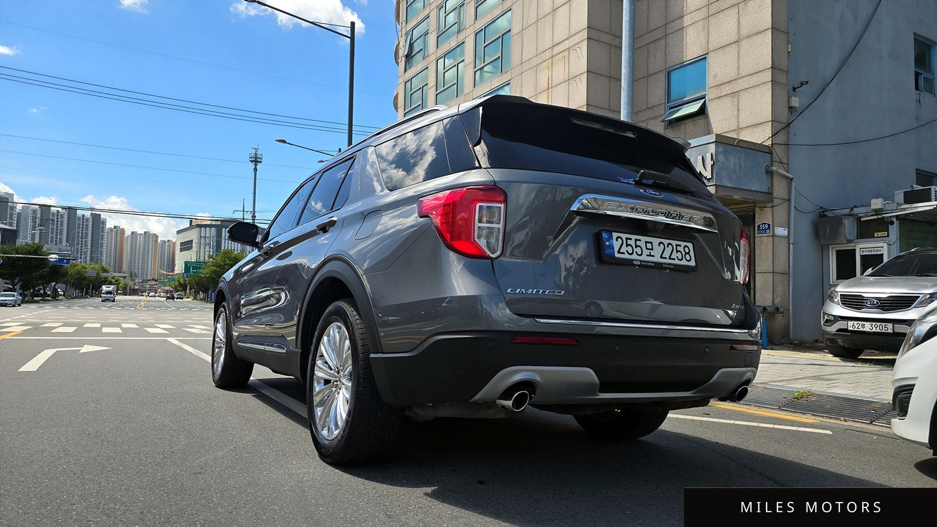Ford Explorer 2022 — миниатюра 4