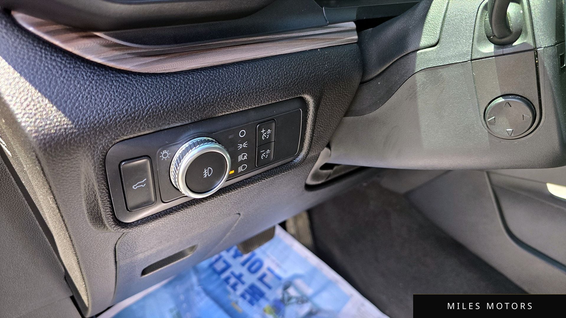 Ford Explorer 2022 — миниатюра 8
