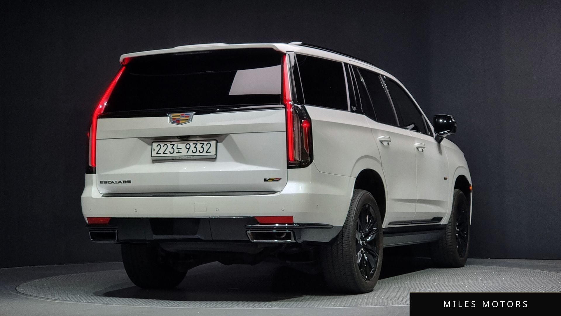 Cadillac Escalade 2023 — миниатюра 2