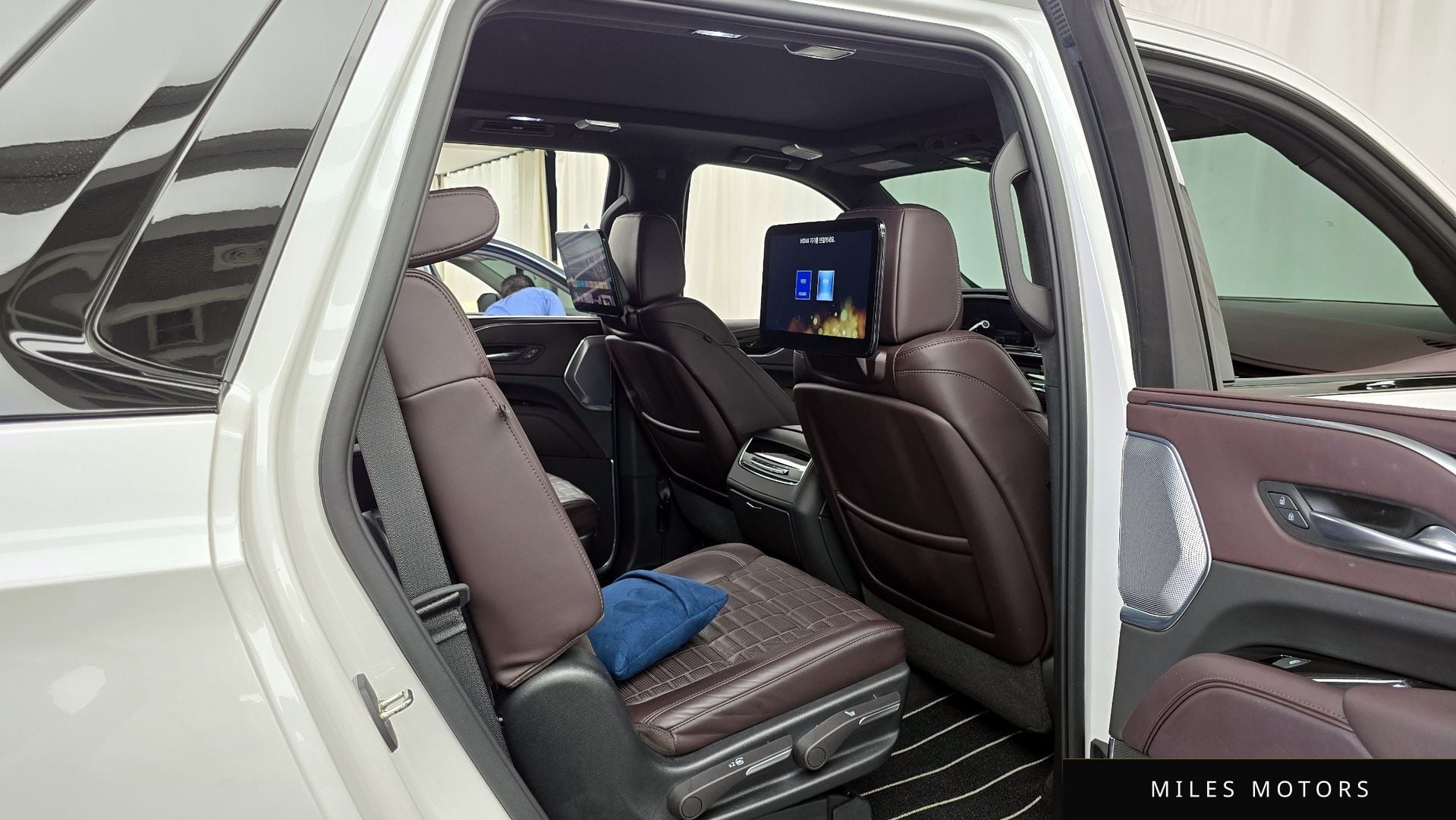 Cadillac Escalade 2023 — миниатюра 12