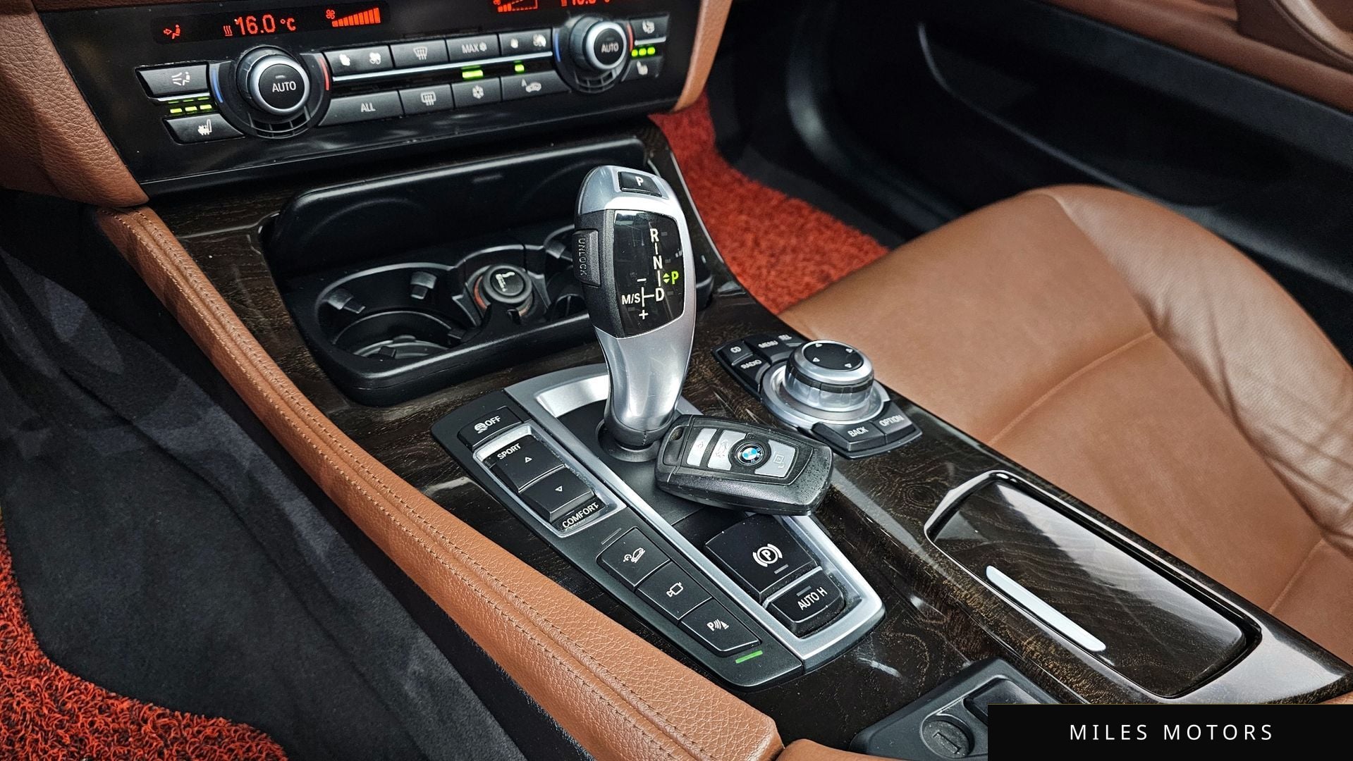 BMW 5 Series (F10) 2012 — миниатюра 9