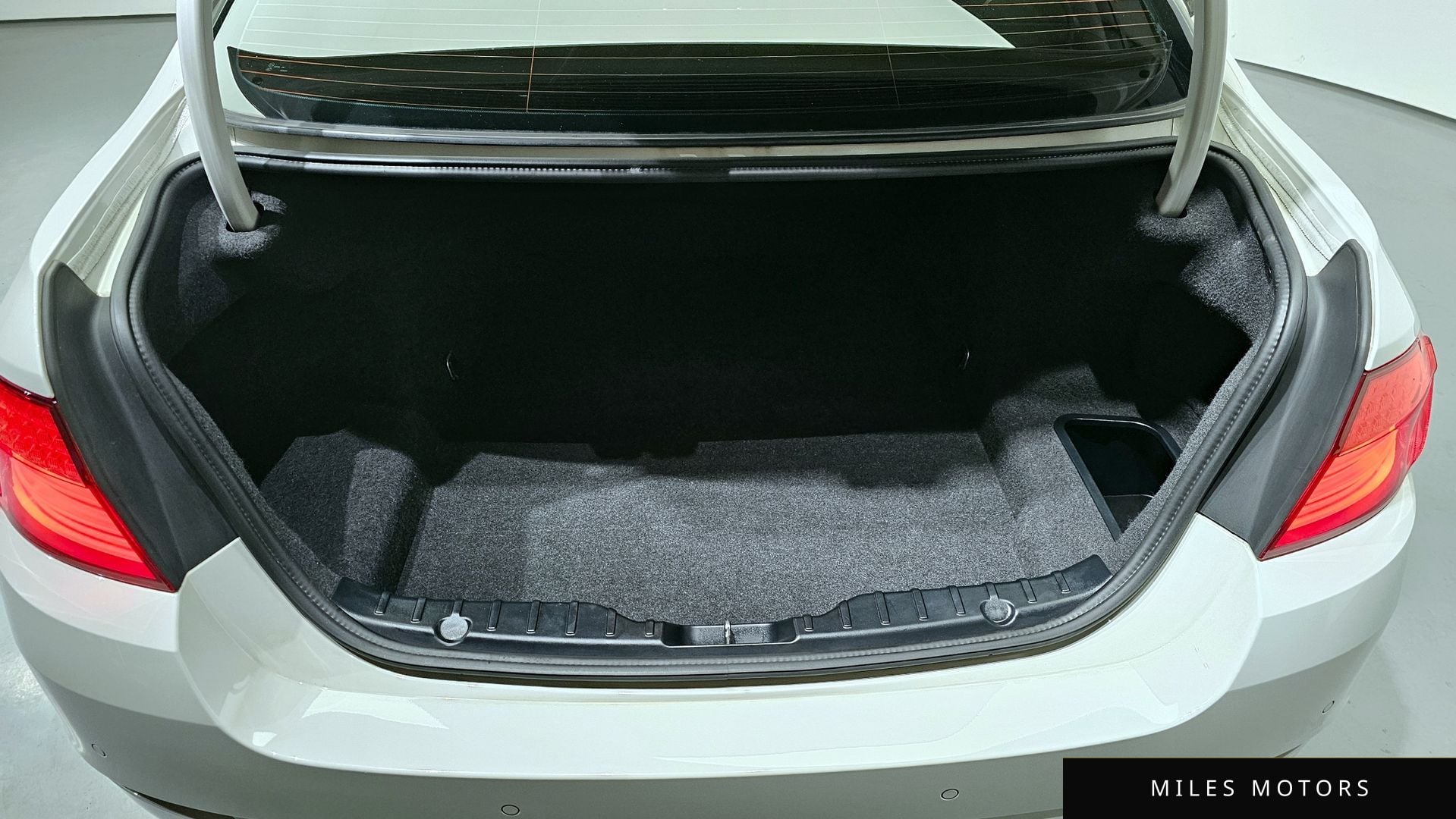BMW 5 Series (F10) 2012 — миниатюра 20