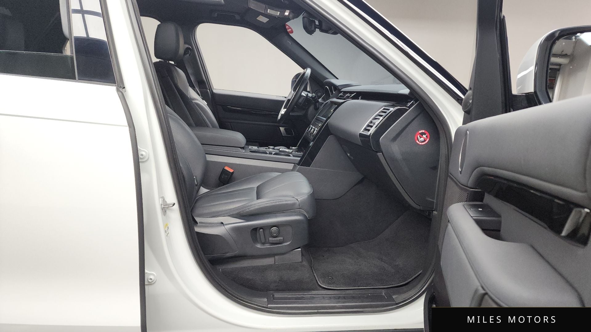 Land Rover Discovery 2019 — миниатюра 11