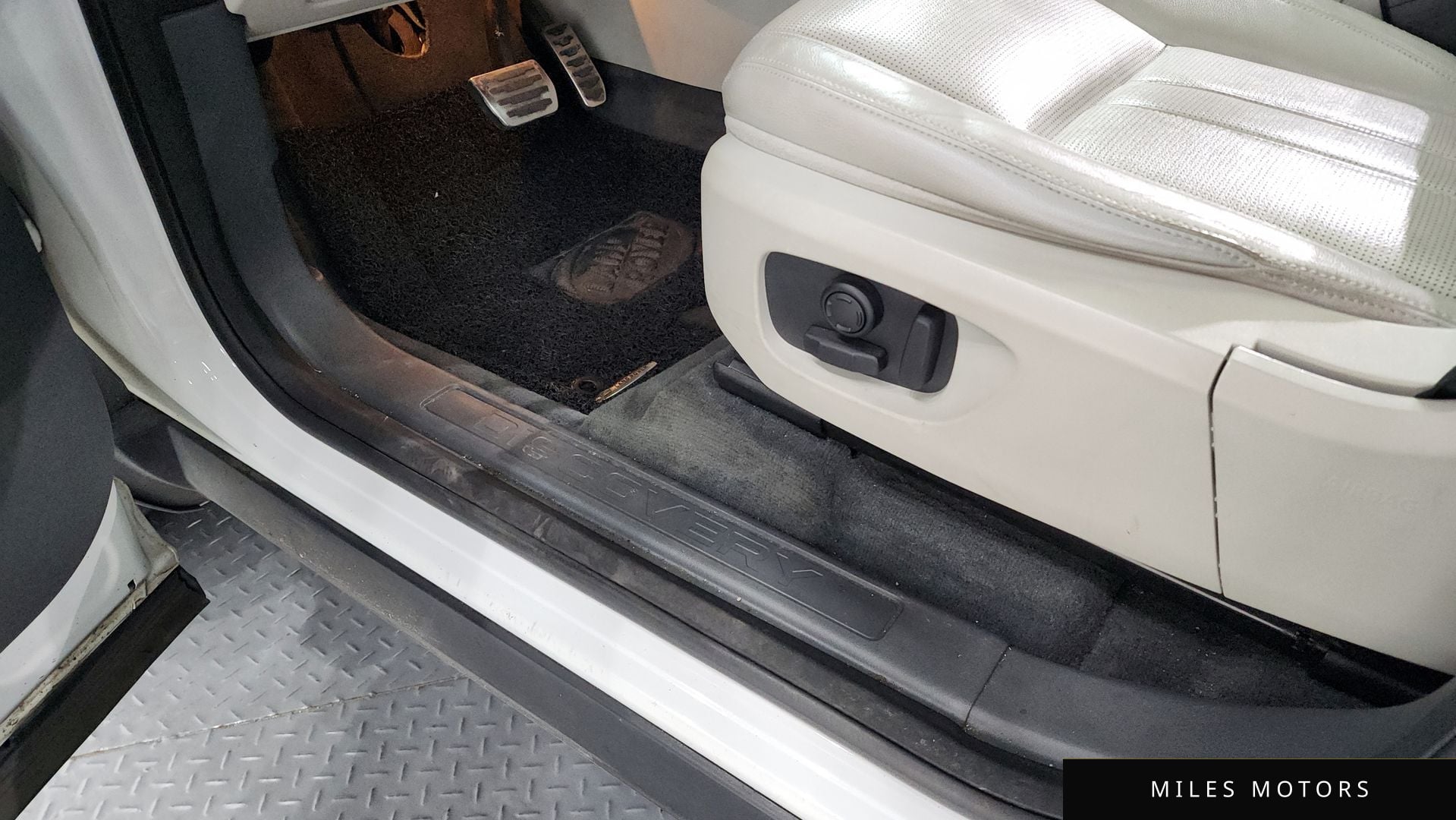 Land Rover Discovery Sport 2016 — миниатюра 17