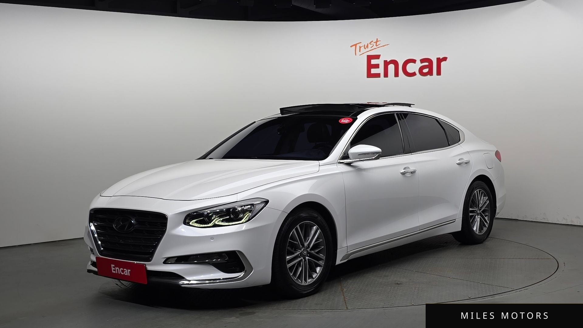 Hyundai Grandeur 2018 — фото 1 из 12