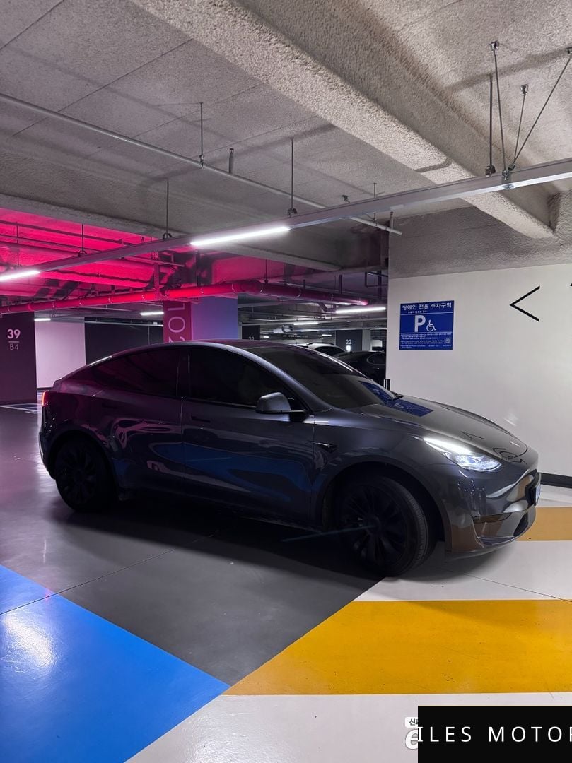 Tesla 모델 Y 2023 — миниатюра 3
