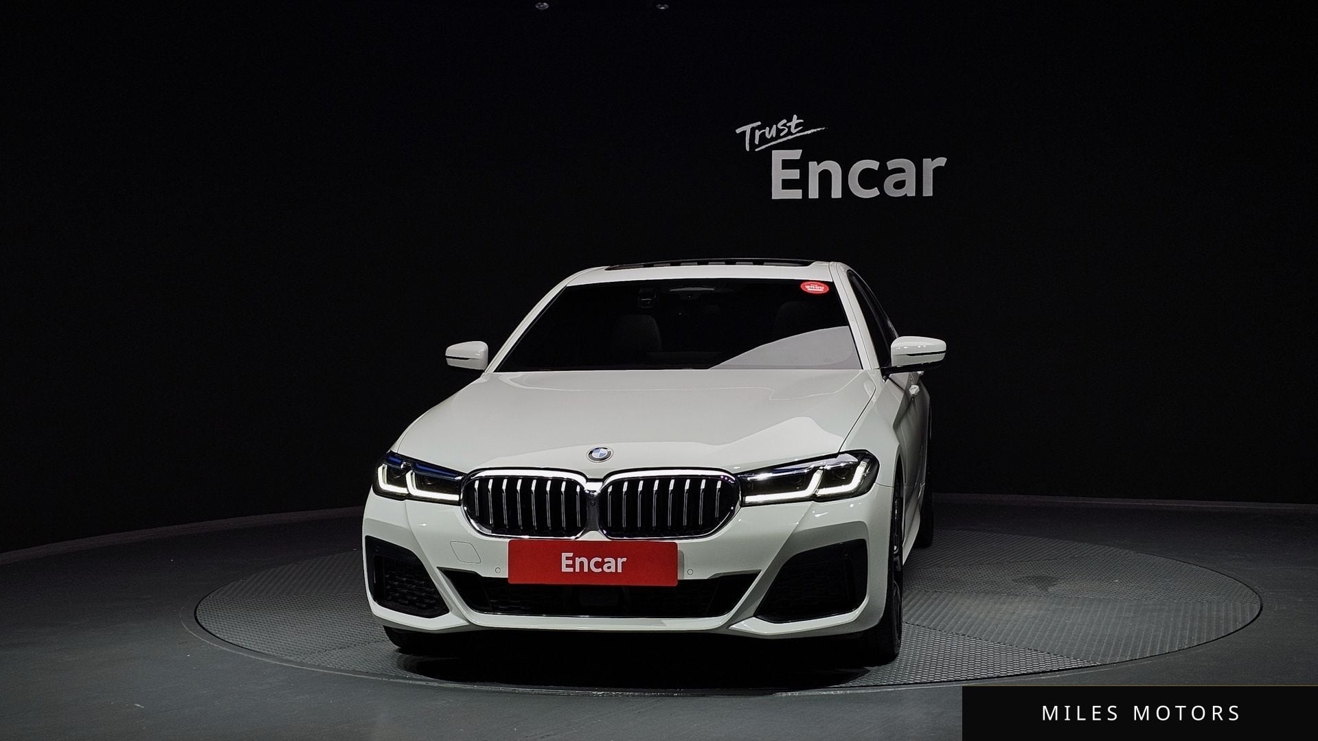 BMW 5 Series (G30) 2023 — миниатюра 3